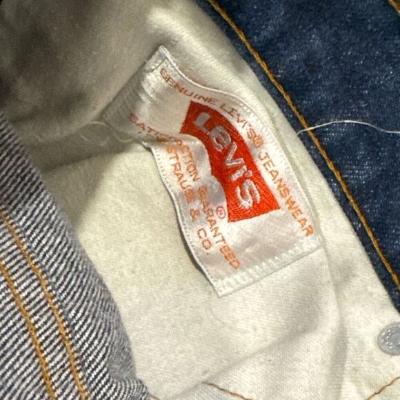Vintage Levi’s size 36x31 (hemmed) - Picture 2 of 7